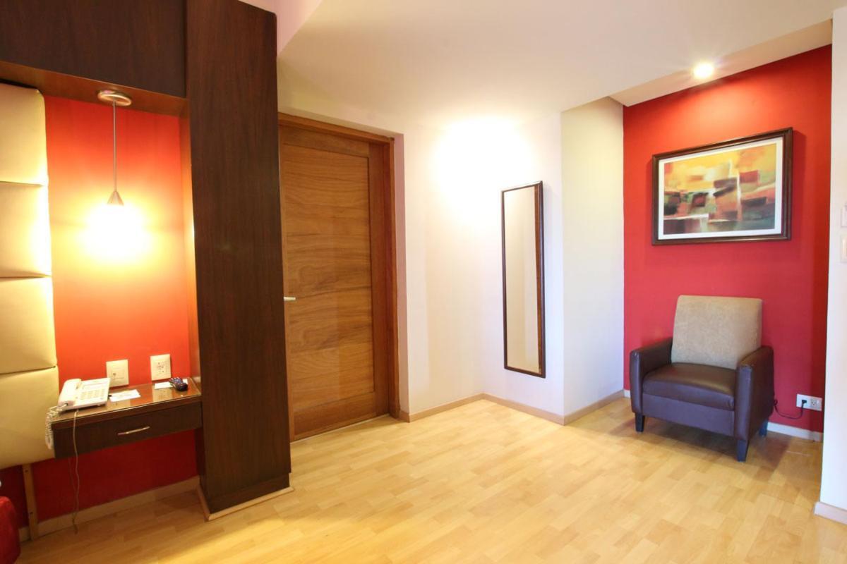 Hotel Colon Plaza Business Class นวยโวลาเรโด ภายนอก รูปภาพ